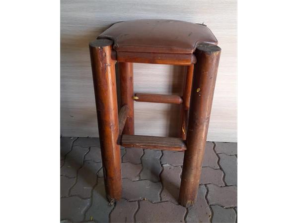 ~/upload/Lots/51582/fcbid2jxjuezu/Lot 075 Wooden chair_t600x450.jpg